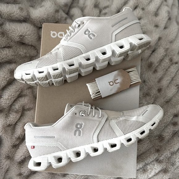 On Running Shoes - On Cloud 5 Pearl Womens Running Shoe